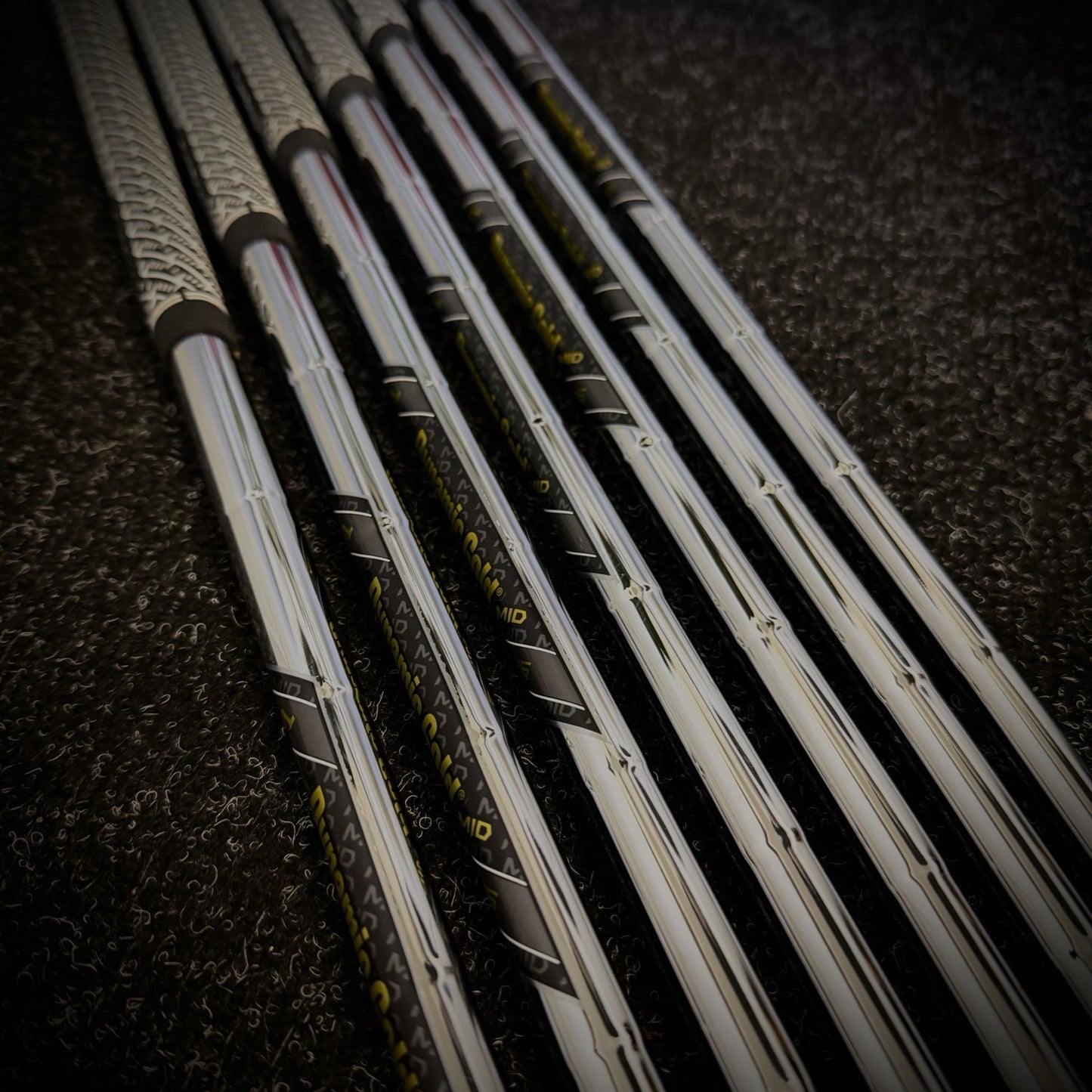 WILSON STAFF MODEL BLADE 2024 IRONS / 4-PW / DYNAMIC GOLD MID 115 STIFF SHAFTS