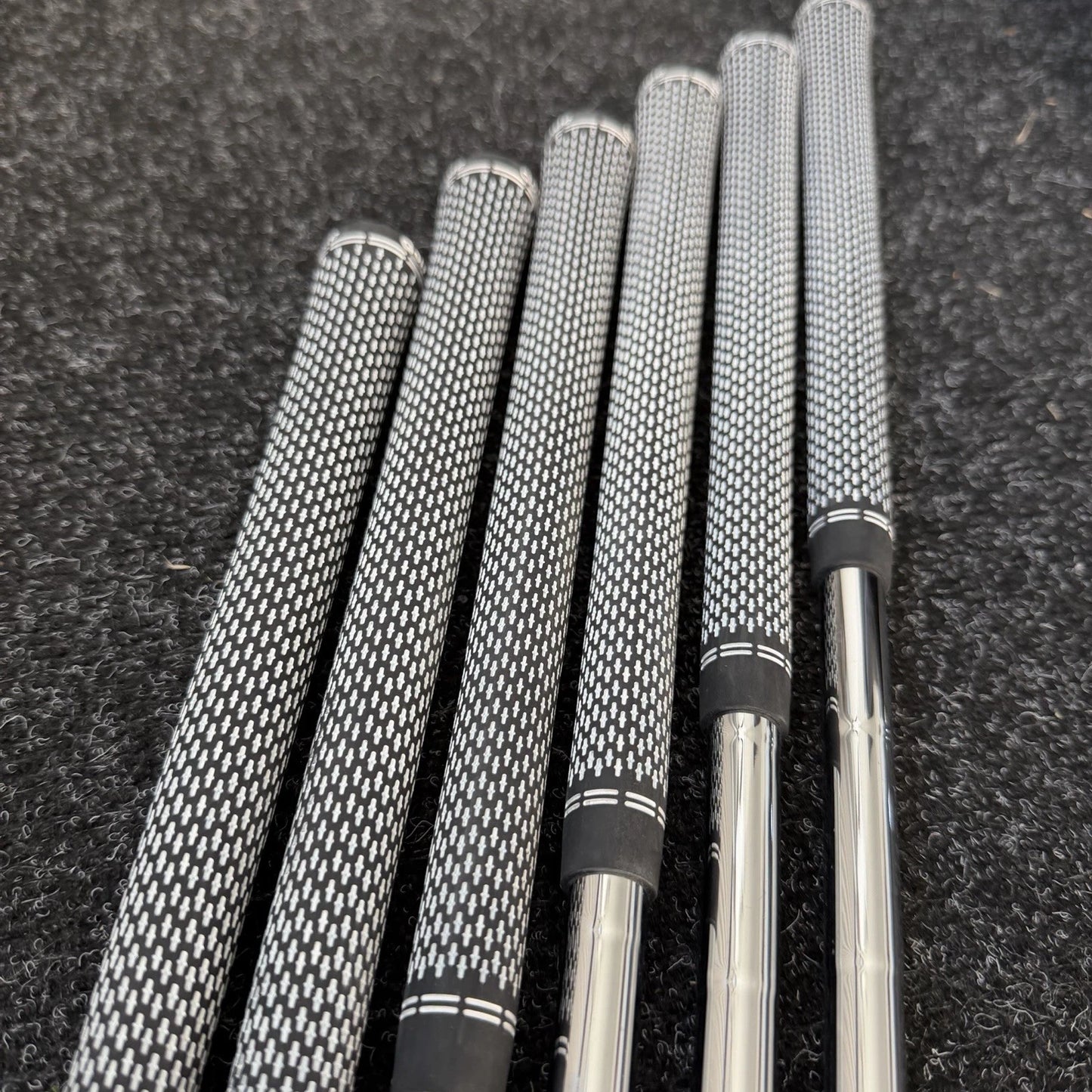 TITLEIST T100 2019 IRONS / 5-PW / TRUE TEMPER S300 AMT WHITE STIFF SHAFTS