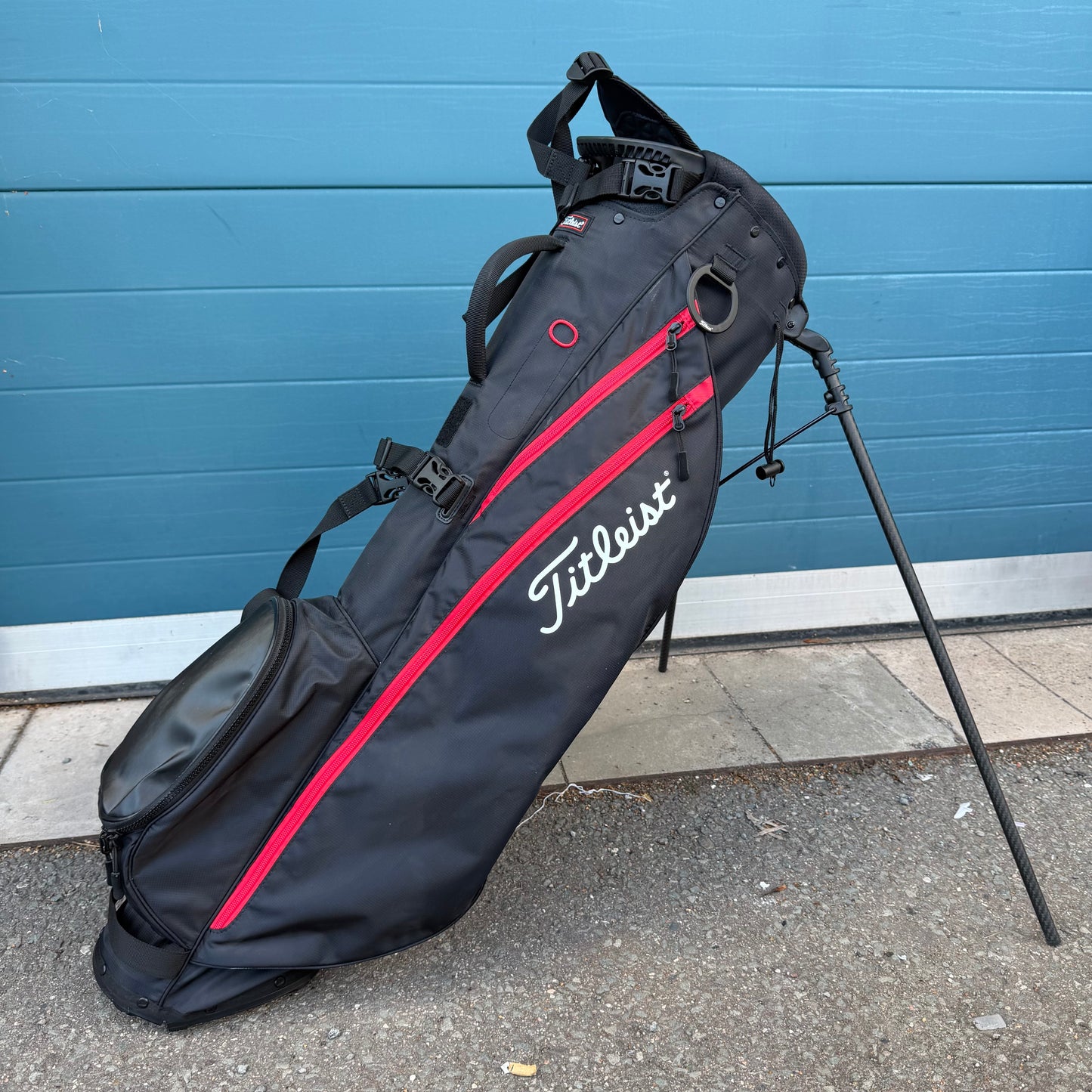 TITLEIST PLAYERS 4 CARBON LIGHTWEIGHT STAND BAG - RED/BLACK