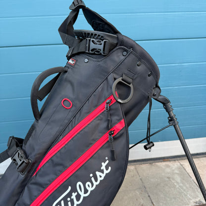 TITLEIST PLAYERS 4 CARBON LIGHTWEIGHT STAND BAG - RED/BLACK