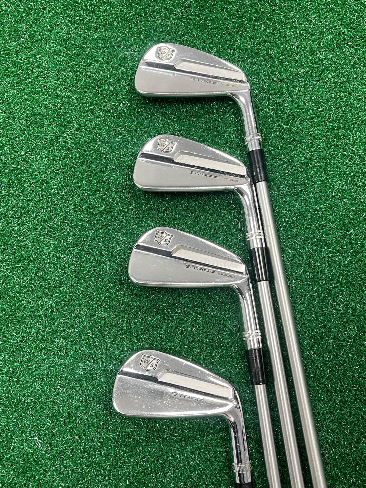 WILSON STAFF MODEL IRONS / 4-PW / KBS TOUR C-TAPER LITE 110 STIFF SHAFTS