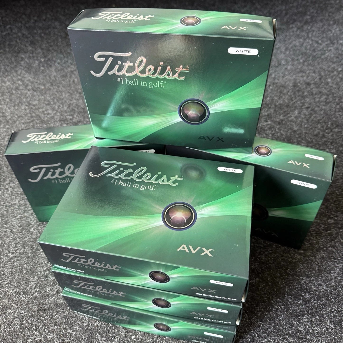 TITLEIST AVX 2025 GOLF BALLS WHITE - 1 DOZEN