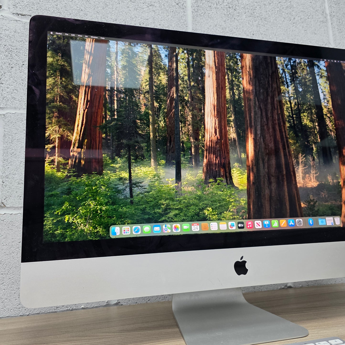 Apple iMac 27in (2020) Retina 5K Display - 256GB SSD, 16GB RAM , 3.1 Intel i5