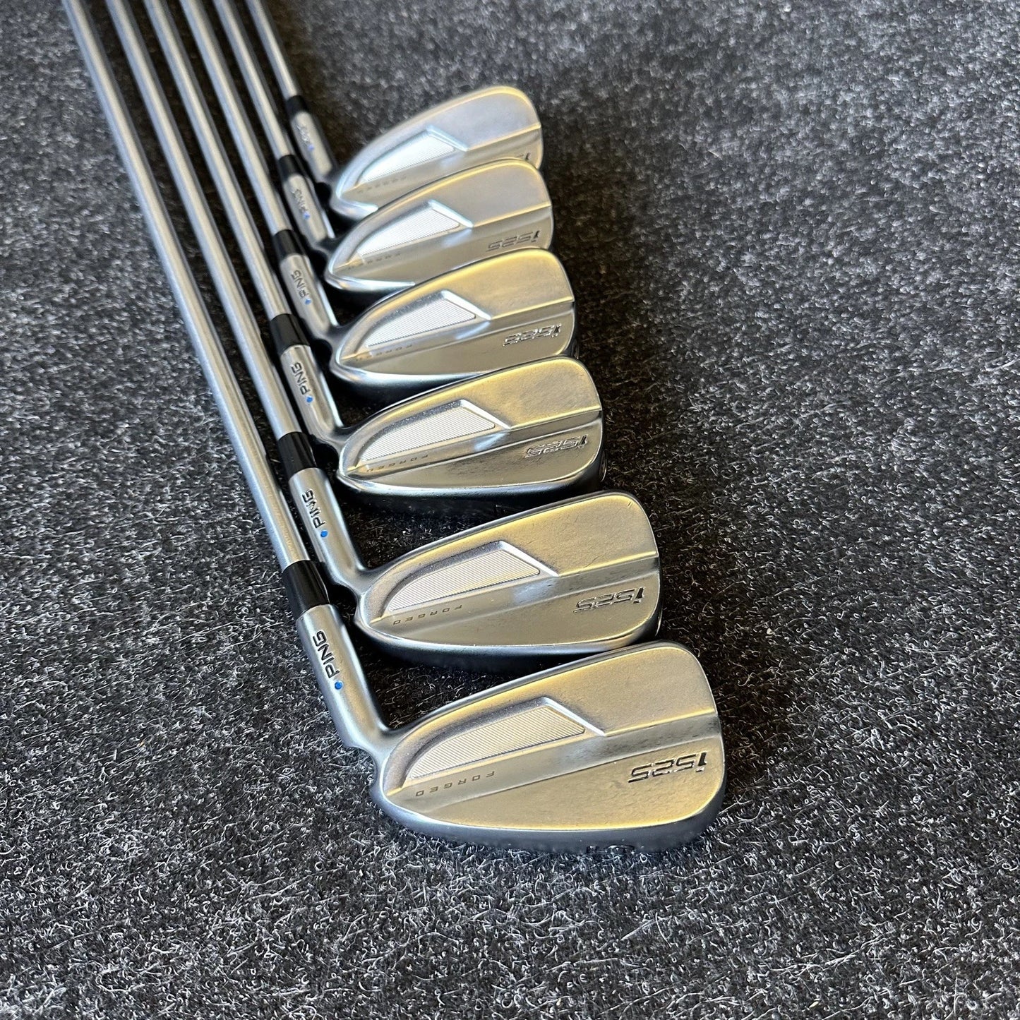 PING I525 IRONS / 5-PW / PROJECT X LZ 6.0 STIFF SHAFTS / BLUE DOT
