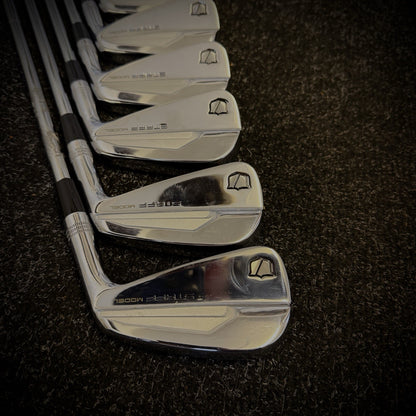 WILSON STAFF MODEL BLADE 2024 IRONS / 4-PW / DYNAMIC GOLD MID 115 STIFF SHAFTS