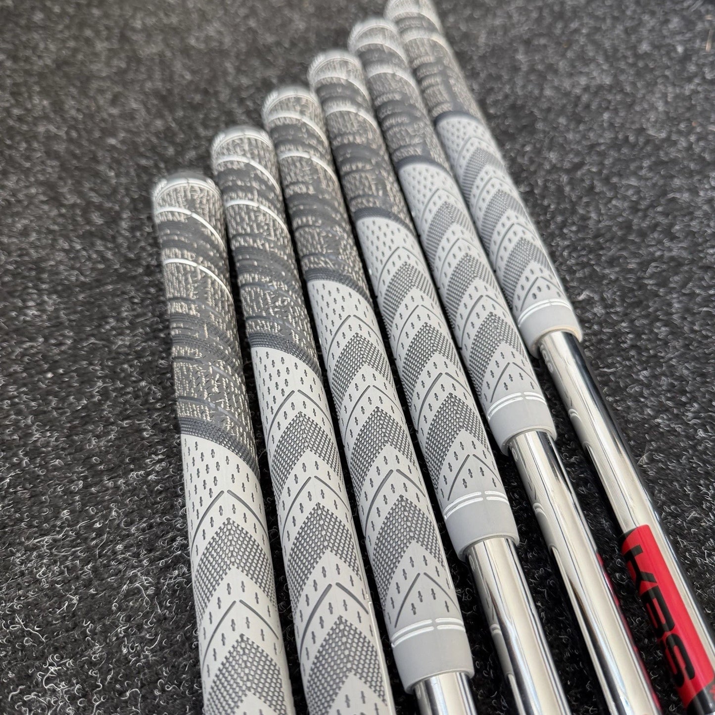 MIZUNO JPX923 TOUR IRONS / 5-PW / KBS $-TAPER LITE 100 REGULAR SHAFTS