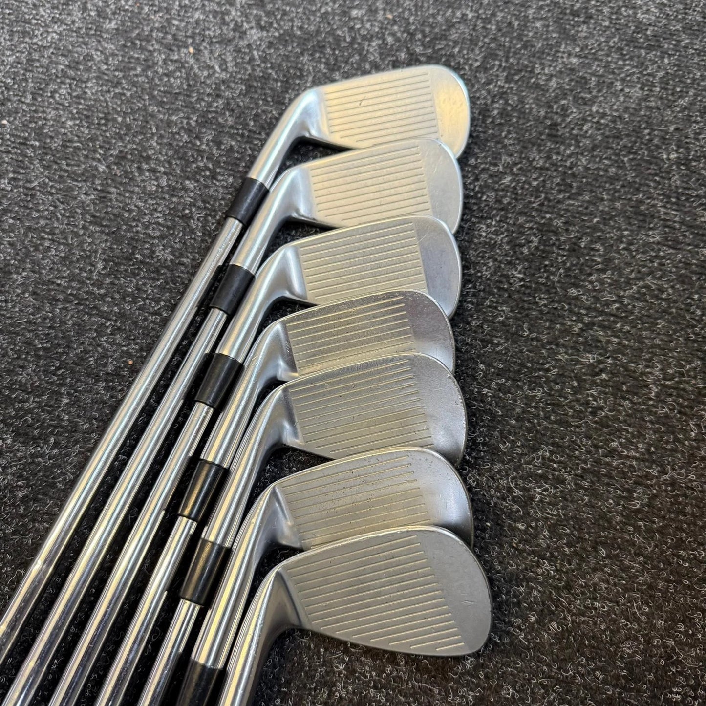 TAYLORMADE P770/P7MB COMBO IRON SET / 4-PW / KBS TOUR 120 STIFF SHAFTS