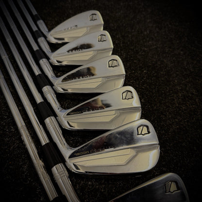 WILSON STAFF MODEL BLADE 2024 IRONS / 4-PW / DYNAMIC GOLD MID 115 STIFF SHAFTS