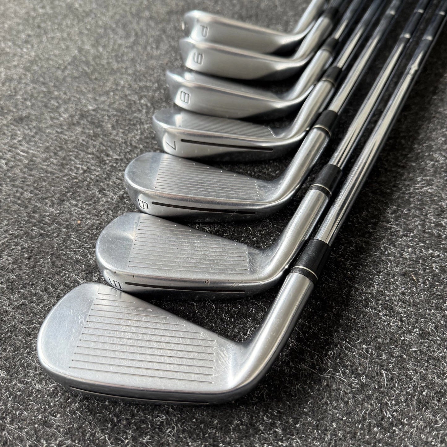 TAYLORMADE P790 IRONS / 4-PW / DYNAMIC GOLD X100 SHAFTS / GOLF PRIDE MCC GRIPS