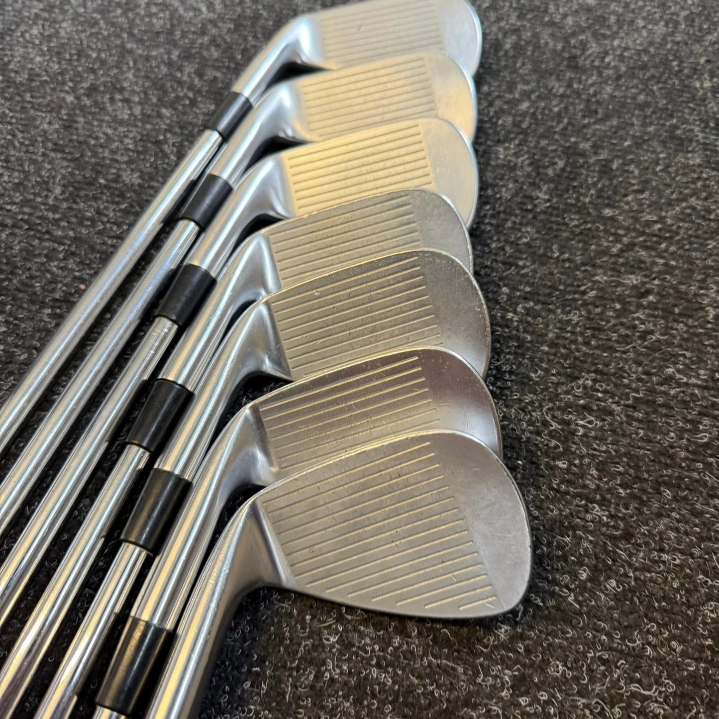 TAYLORMADE P770/P7MB COMBO IRON SET / 4-PW / KBS TOUR 120 STIFF SHAFTS