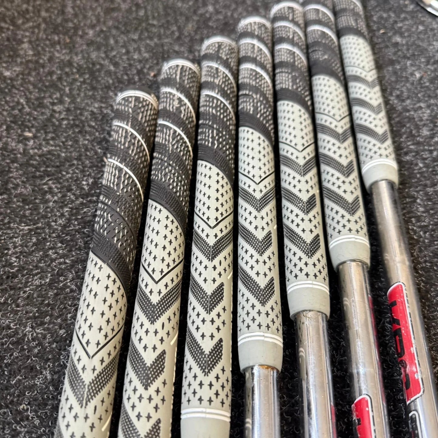 TAYLORMADE P770/P7MB COMBO IRON SET / 4-PW / KBS TOUR 120 STIFF SHAFTS