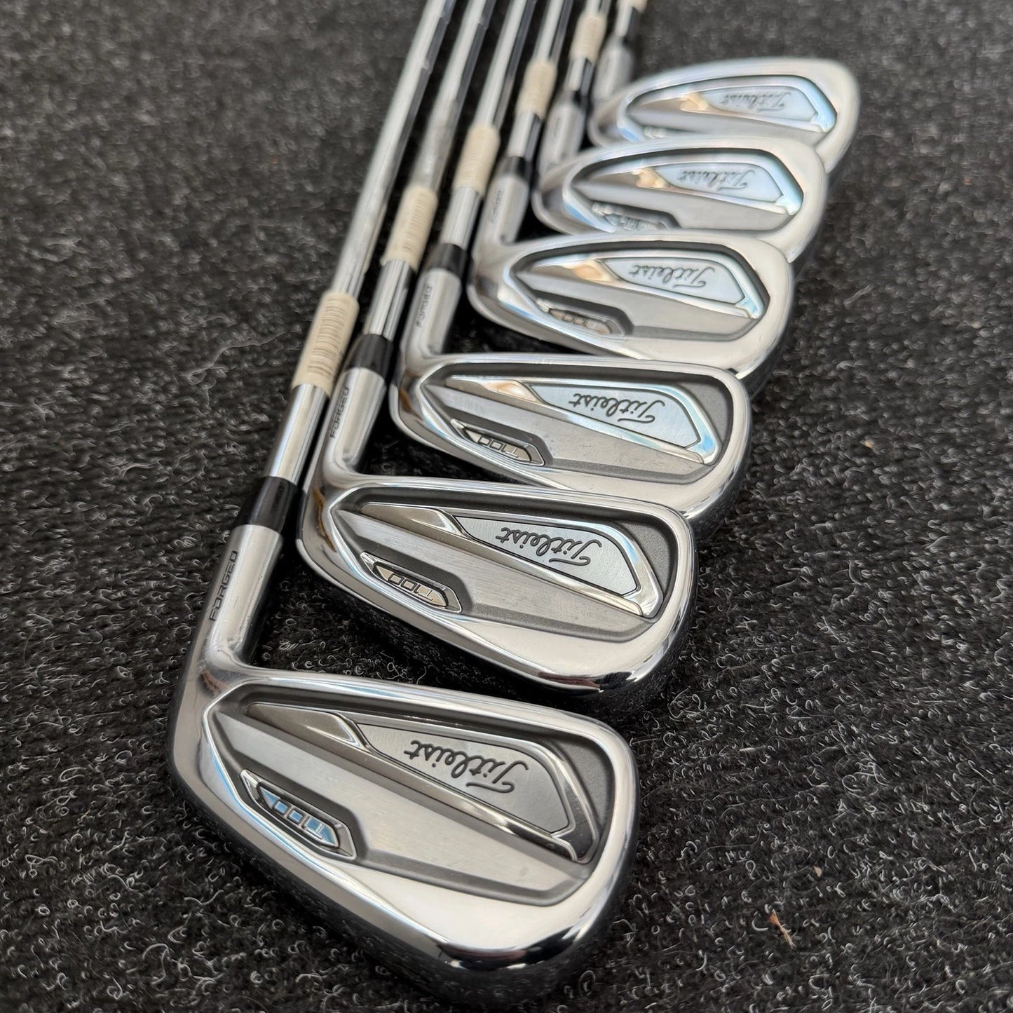 TITLEIST T100 2019 IRONS / 5-PW / TRUE TEMPER S300 AMT WHITE STIFF SHAFTS