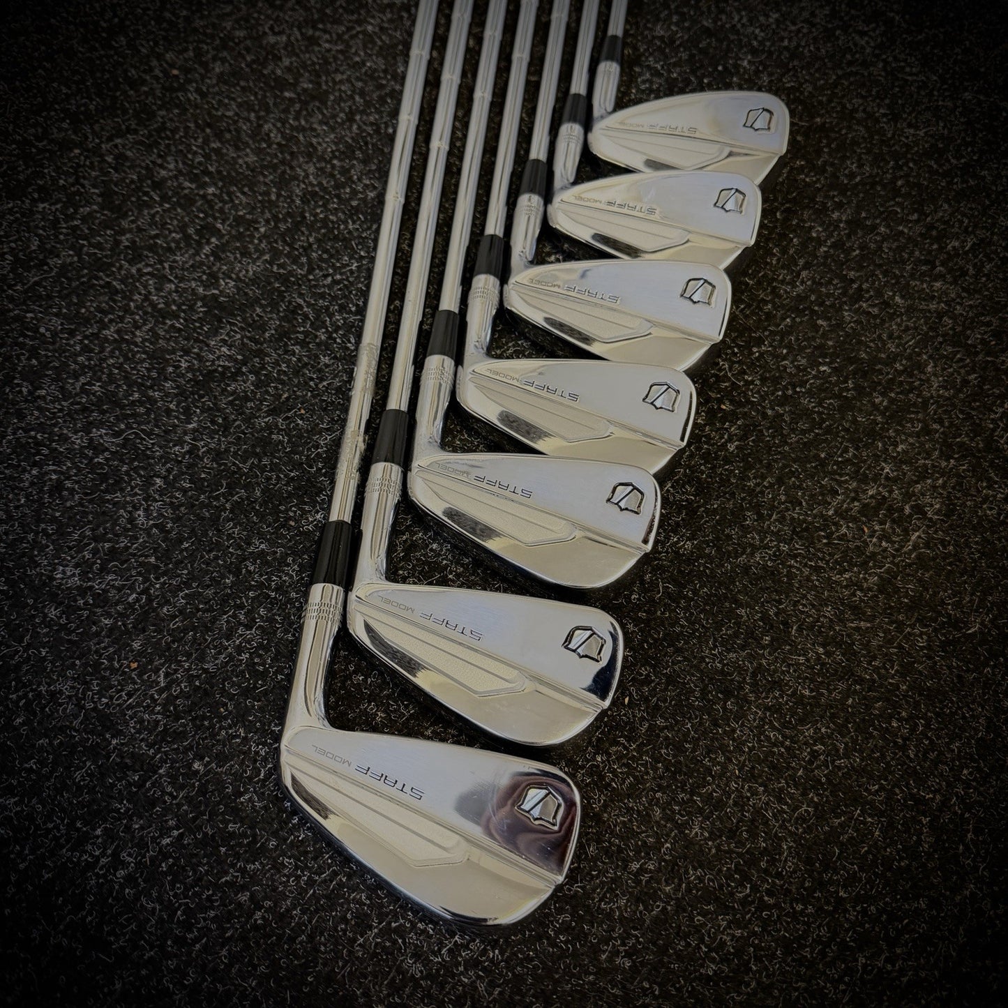 WILSON STAFF MODEL BLADE 2024 IRONS / 4-PW / DYNAMIC GOLD MID 115 STIFF SHAFTS