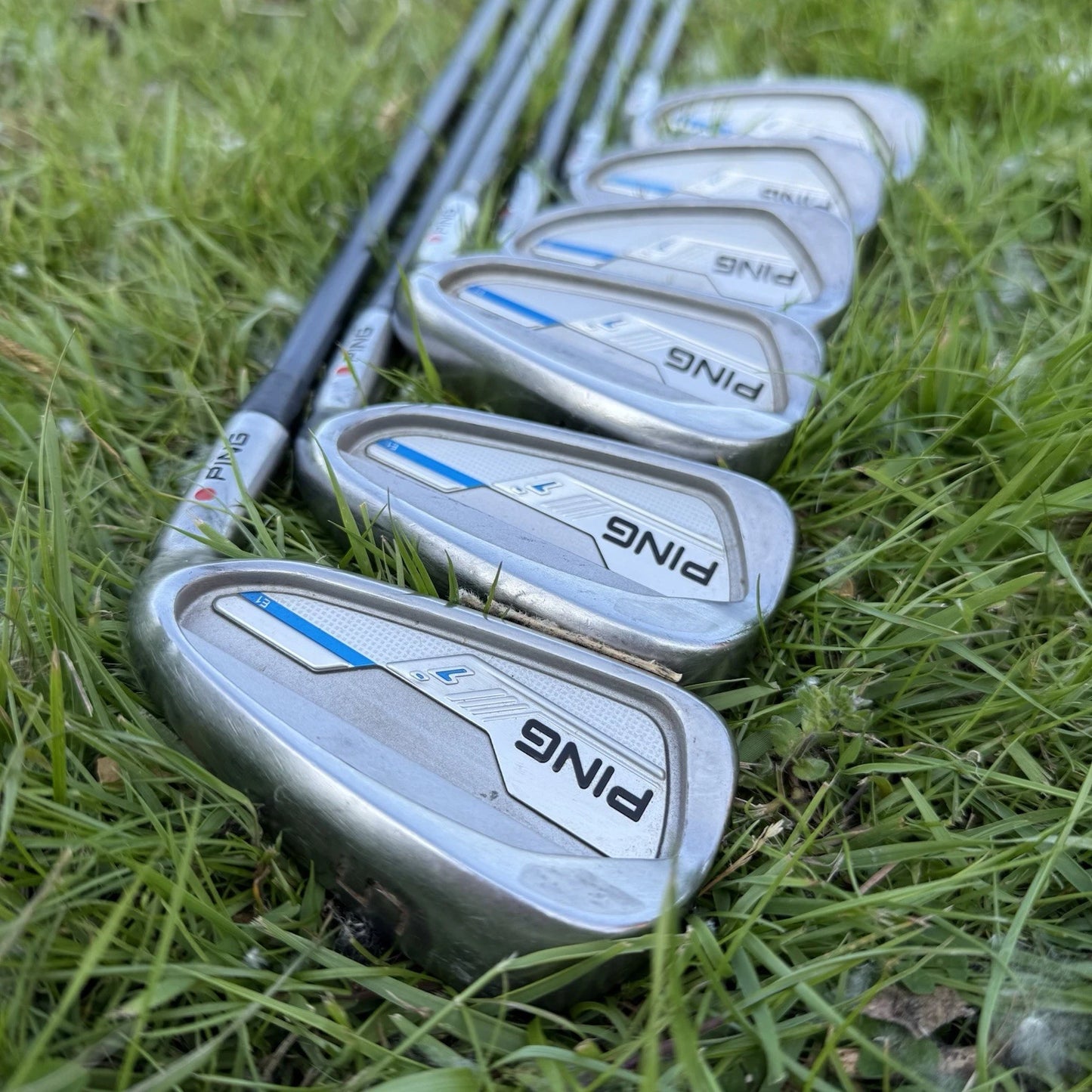 PING IE1 IRONS / 5-PW / PING CFS 70 REGULAR GRAPHITE SHAFTS / RED DOT