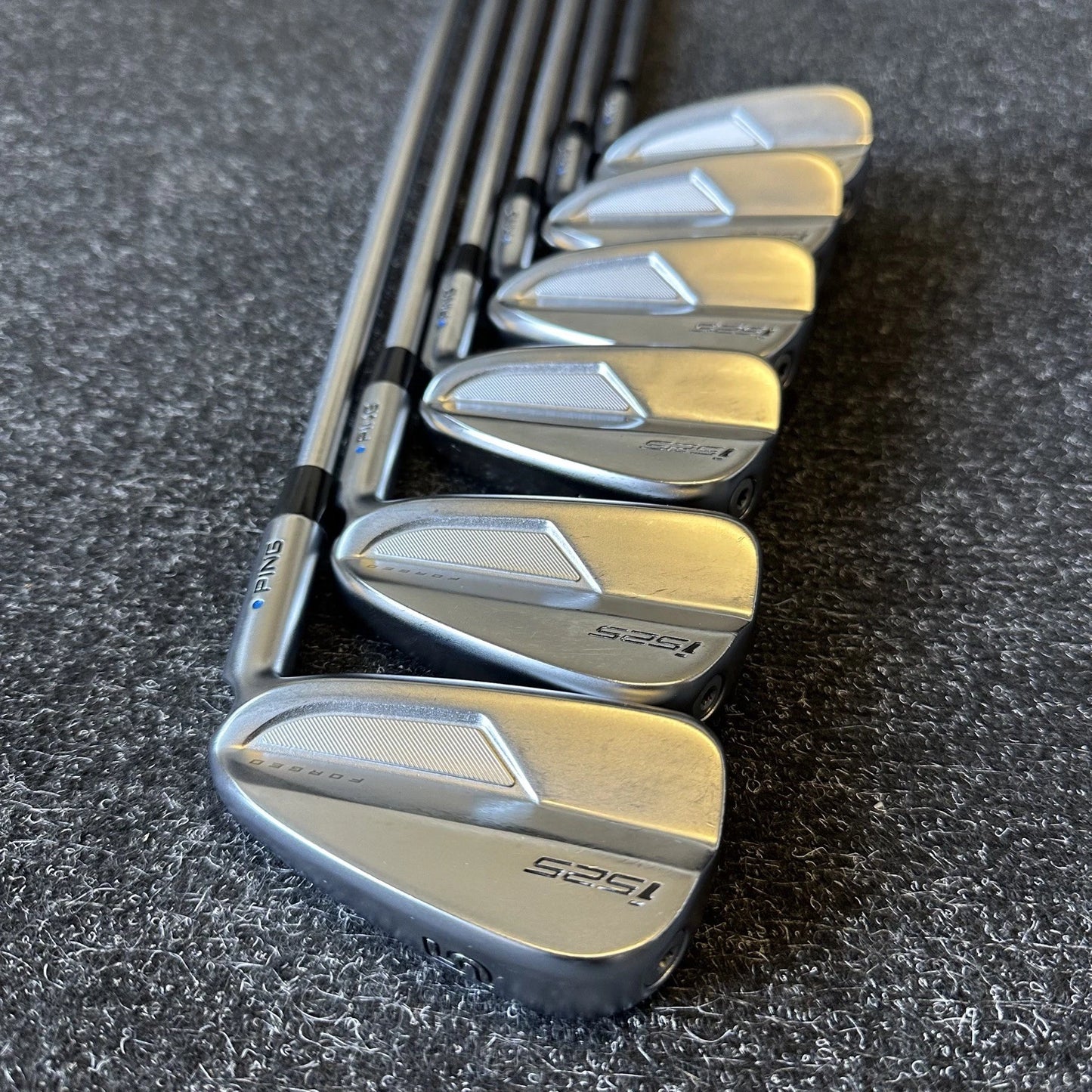 PING I525 IRONS / 5-PW / PROJECT X LZ 6.0 STIFF SHAFTS / BLUE DOT